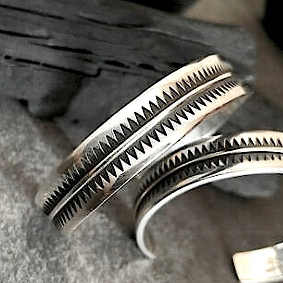 Sterling Silver Sawtooth Design Bracelet Cuff Bracelet Unisex - Picture 4 of 12